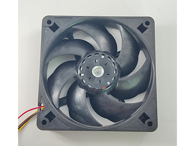 高功率密度与大风量的山洋SanAce散热风扇，提升散热效率 