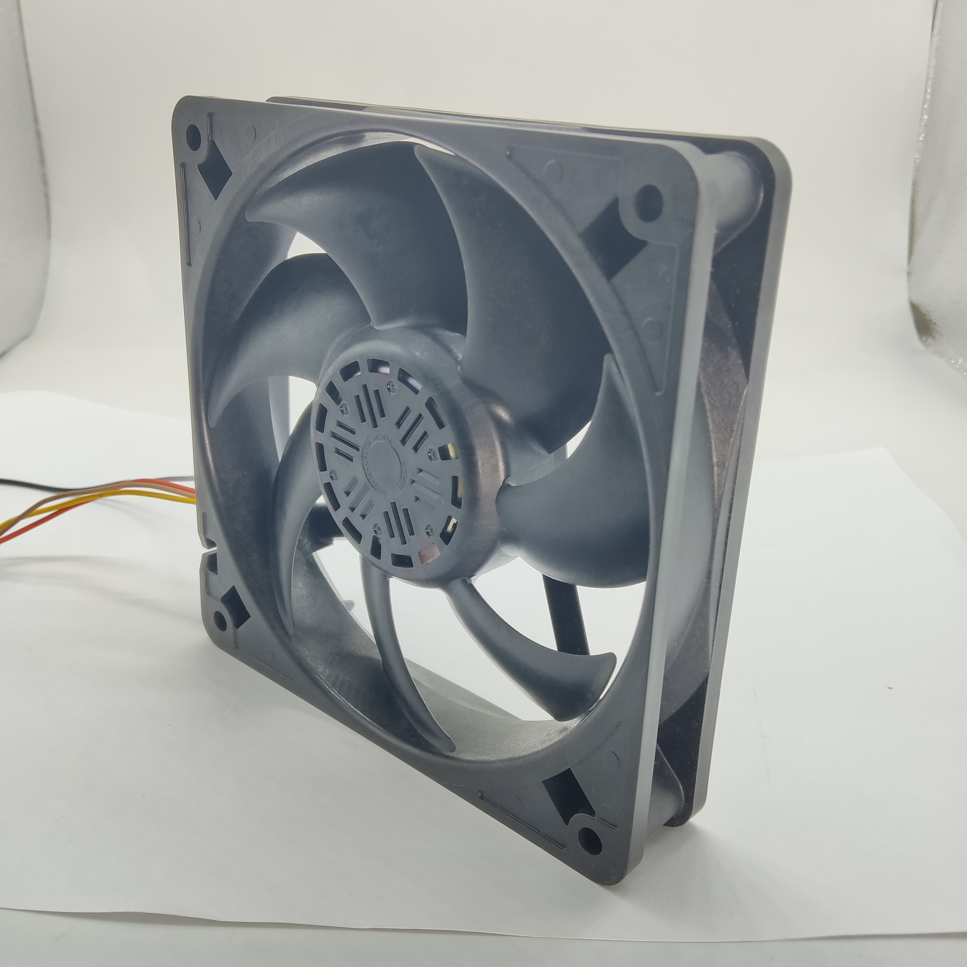 光伏逆变器如何选防水散热风扇？山洋San Ace 12025 9WPA IP68 DC轴流风扇选型要点解析05